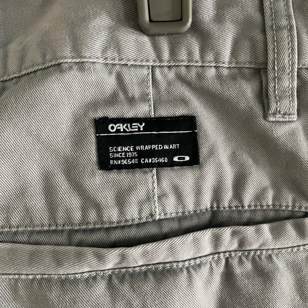 Men’s Oakley grey pants